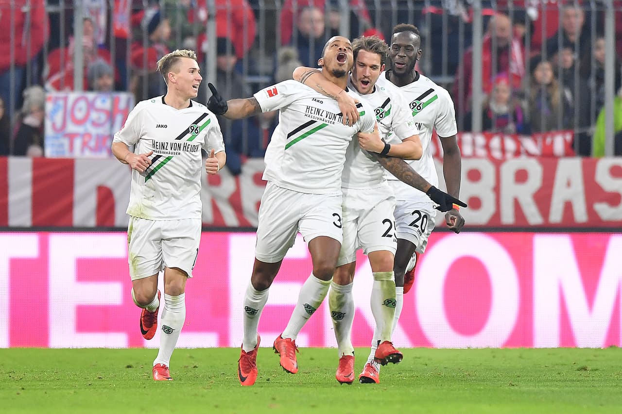 A pesar de eso, el empate llegó al minuto 35 por medio de Charlison Benschop. Con el 1-1 se fue el primer tiempo al descanso.