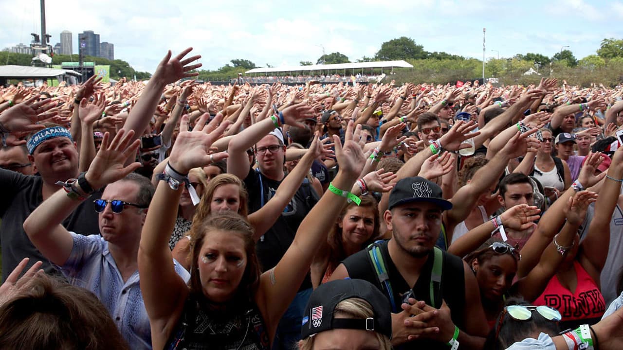 Este jueves comenzará el festival de música Lollapalooza en Chicago y las autoridades de la ciudad aseguran estar listas para garantizar la seguridad de los más de 400,000 asistentes que se esperan. Para ingresar al evento solo habrá una entrada sobre la avenida Michigan, entre las calles 11 y Monroe, donde se registrarán las mochilas y bolsos de todas las personas, quienes además tendrán que pasar por detectores de metales.