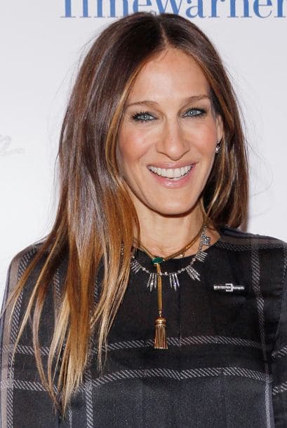 Hace casi 11 años que se convirtió en mamá por primera vez, pero hace sólo cinco decidió que quería repetir la experiencia sin todo eso de subir de peso, así que su opción fue el vientre de alquiler y lo logró, ahora tiene además de su hijo James, Marion y Tabitha, unas muñequitas muy a la moda.