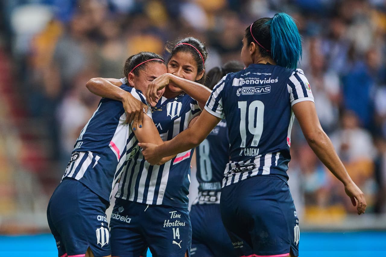 Cuando agonizaba el primer tiempo, otro error en la zaga de Tigres provocó que Lizette Rodríguez de Rayadas anotara el 2-1.