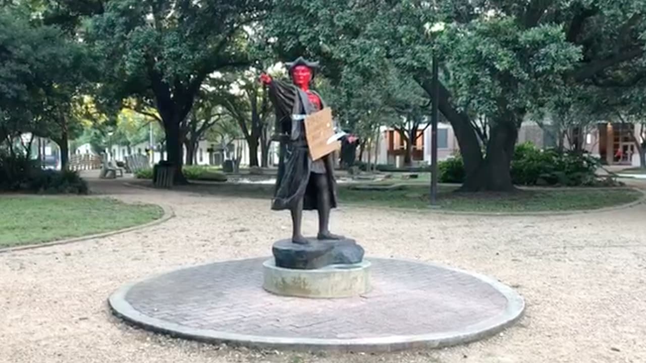 Esta no es la primera vez que el monumento es vandalizado.