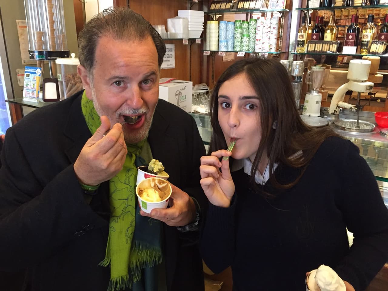 Muy pronto van a poder ver las aventuras de Raul y Mia en Roma en 'Mi Mundo con Mia' solo en ElGordoyLaFlaca.com