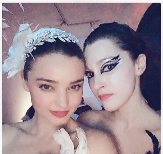 Antes, se disfrazó de bailarina.