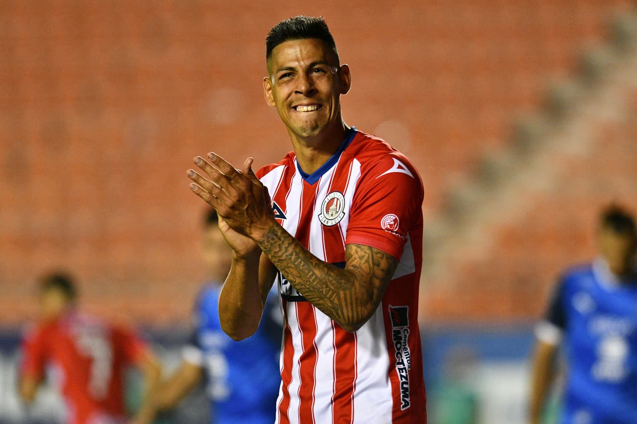 Con goles de Aké Loba y Maximiliano Meza, los Rayados se imponen 1-2 en su visita al Atlético San Luis.