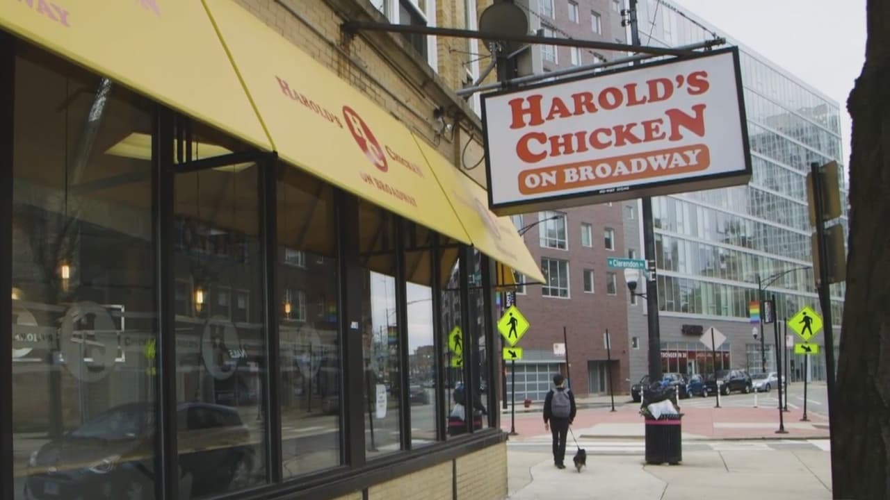 Denuncian que un restaurante en Chicago incorporó un sobrecargo del 26% en su factura por el coronavirus