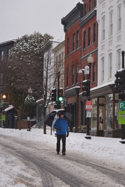 Después dela tormenta vendrá el frío. Muchos ya comienzan a prepararse para el fin de semana.