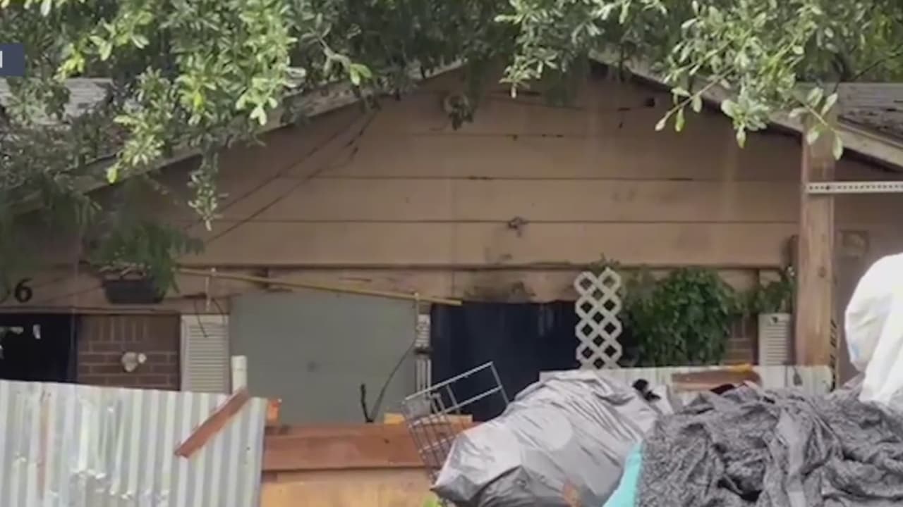 Este miércoles se reportó un incendio en Austin, el cual dejó dos muertos y, según el Departamento de Bomberos, el detector de humo de la vivienda no funcionó, por lo que recomienda verificarlo para evitar tragedias. 
<br>
<br>Las autoridades comparten cuatro consejos de mantenimiento de estos dispositivos, entre ellos, reemplazar la batería una vez al año y limpiar y aspirar el polvo acumulado.