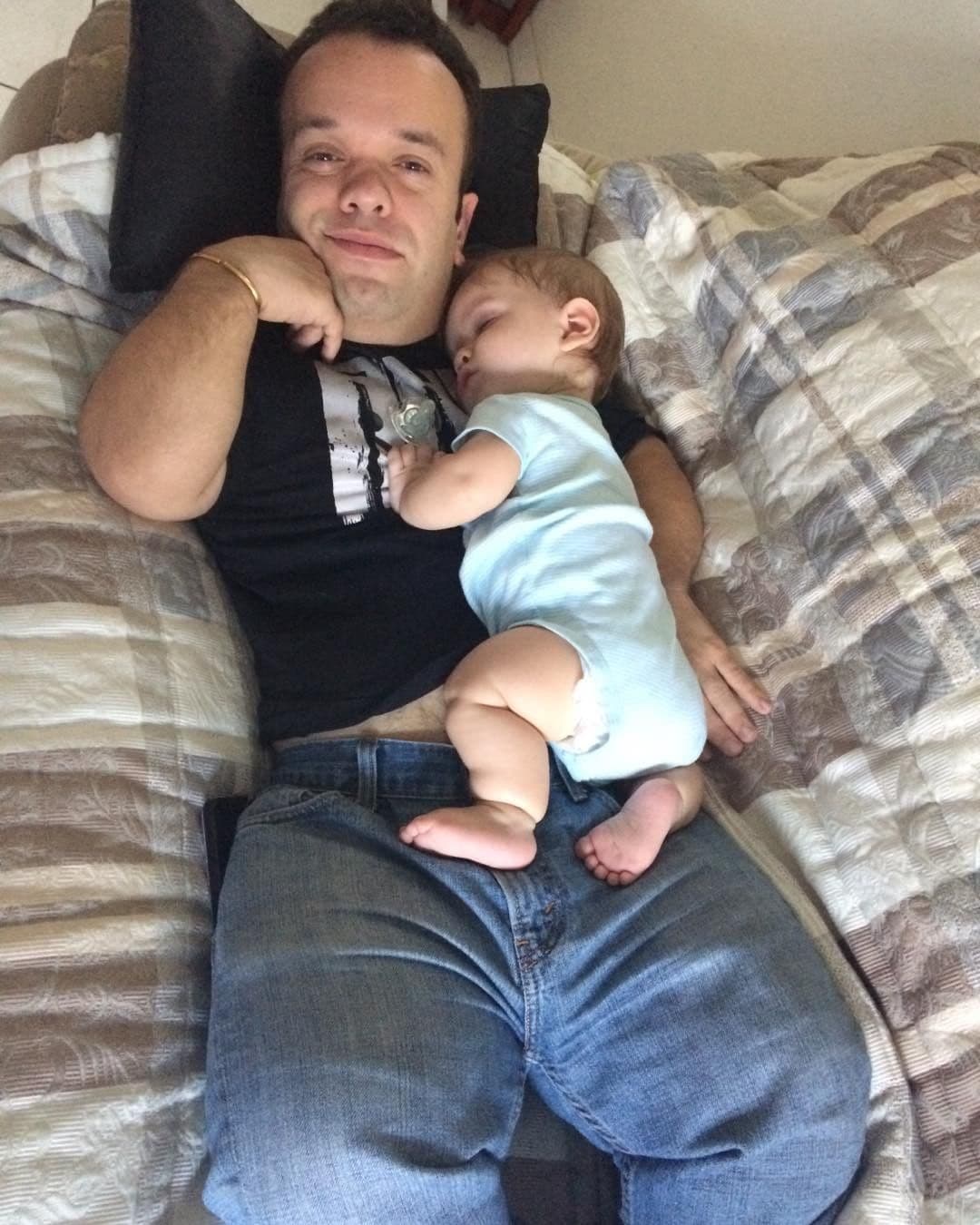 El pequeño Sebastián Espinosa cumple este 24 de enero su primer año de vida al lado de sus padres.