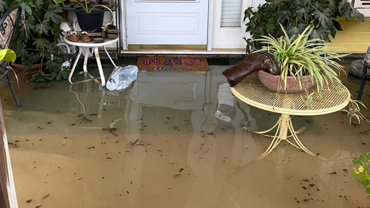 Tanto patios e interiores se mojaron.