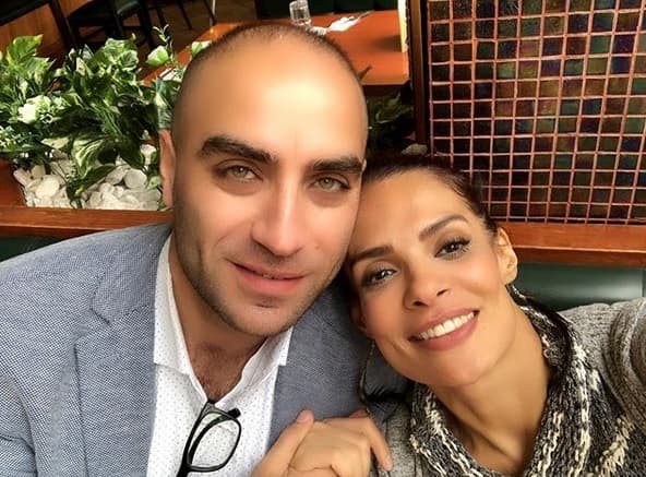 La actriz y cantante mexicana 
<b>Alma Cero </b>se siente muy contenta con su actual pareja sentimental, un hombre de origen turcoamericano del que ella ha reservado su nombre, aunque sí ha publicado 
<b><a href="https://www.instagram.com/p/B2U89gjF442/" target="_blank">fotos a su lado</a></b> en Instagram.