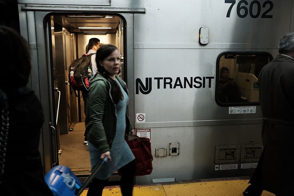 NJ Transit anuncia servicio gratuito de transporte durante una semana tras fallas en servicio