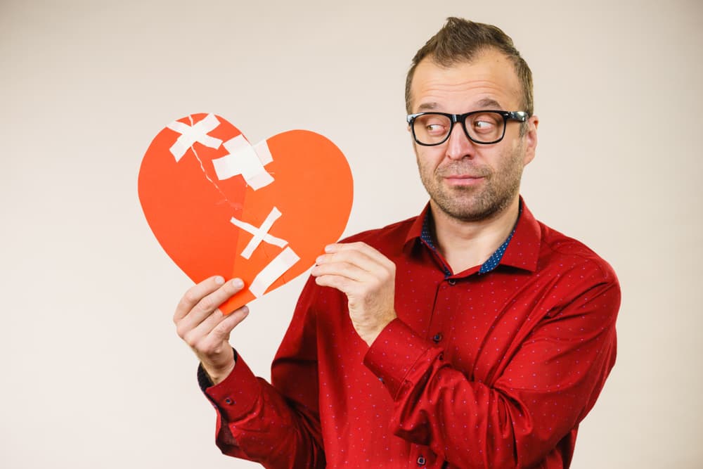 Un problema que debe trabajar Libra es que a veces no se quieren lo suficiente para reconocer que son fácilmente manipulables. Al romper, puede ser que el ex quiera aprovecharse de ellos y el amor que sienten por ejemplo, pidiéndole dinero o una noche de pasión. "¿Verdad que sí me quieres mucho? ¿Te acuerdas de lo bien que la pasamos?" Otra gente oportunista querrá sacar ventajas en el hecho de la naturaleza linda y humanitaria de un Libra.