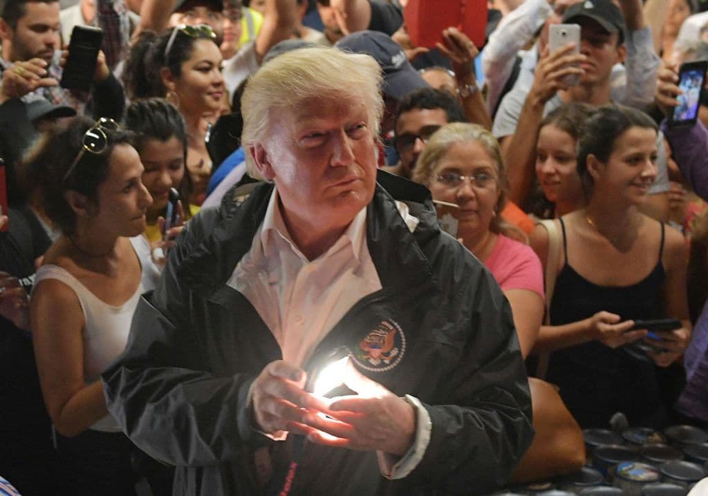 "¿Podemos vender la isla?": la pregunta de Trump a su equipo tras el desastre del huracán María en Puerto Rico