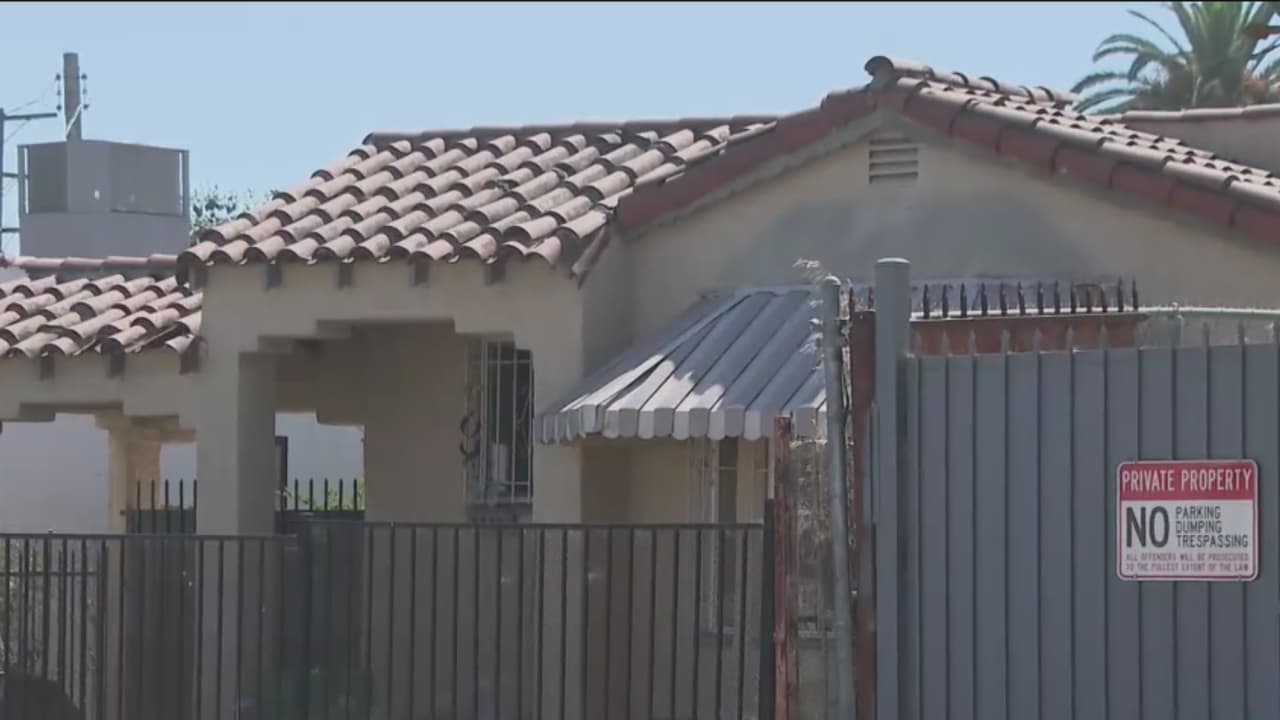 Investigan la muerte de unos gemelos de 1 año por posible sobredosis de fentanilo en Los Ángeles