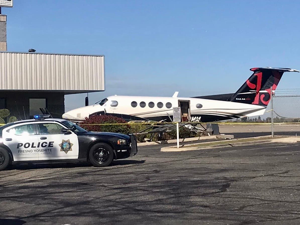 Adolescente de 17 años se roba un avión y lo choca en el Aeropuerto de Fresno