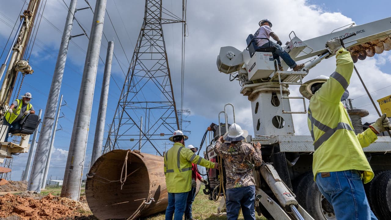 Así se prepara CenterPoint Energy para reducir el riesgo de apagones durante el próximo huracán en Houston