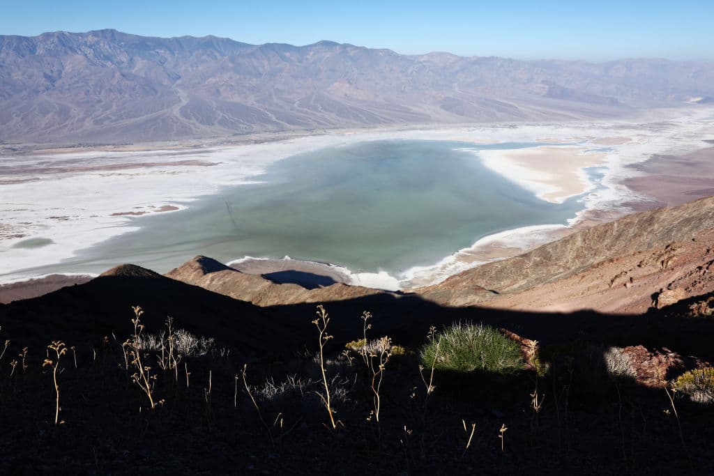 La cuenca de Badwater Basin está 282 pies bajo el nivel del mar, siendo la de menor elevación en Norteamérica.