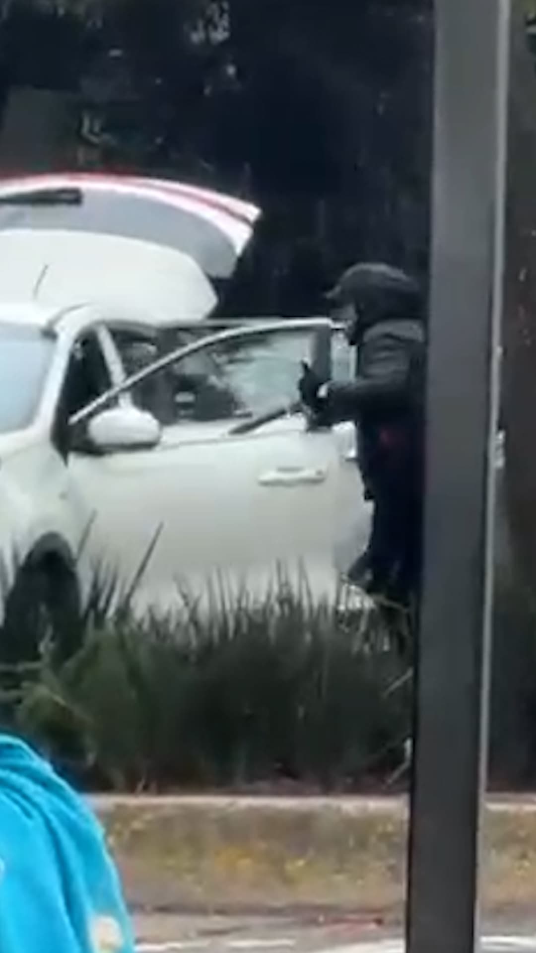 Conductor sufre un asalto armado a plena luz del día en Ciudad de México