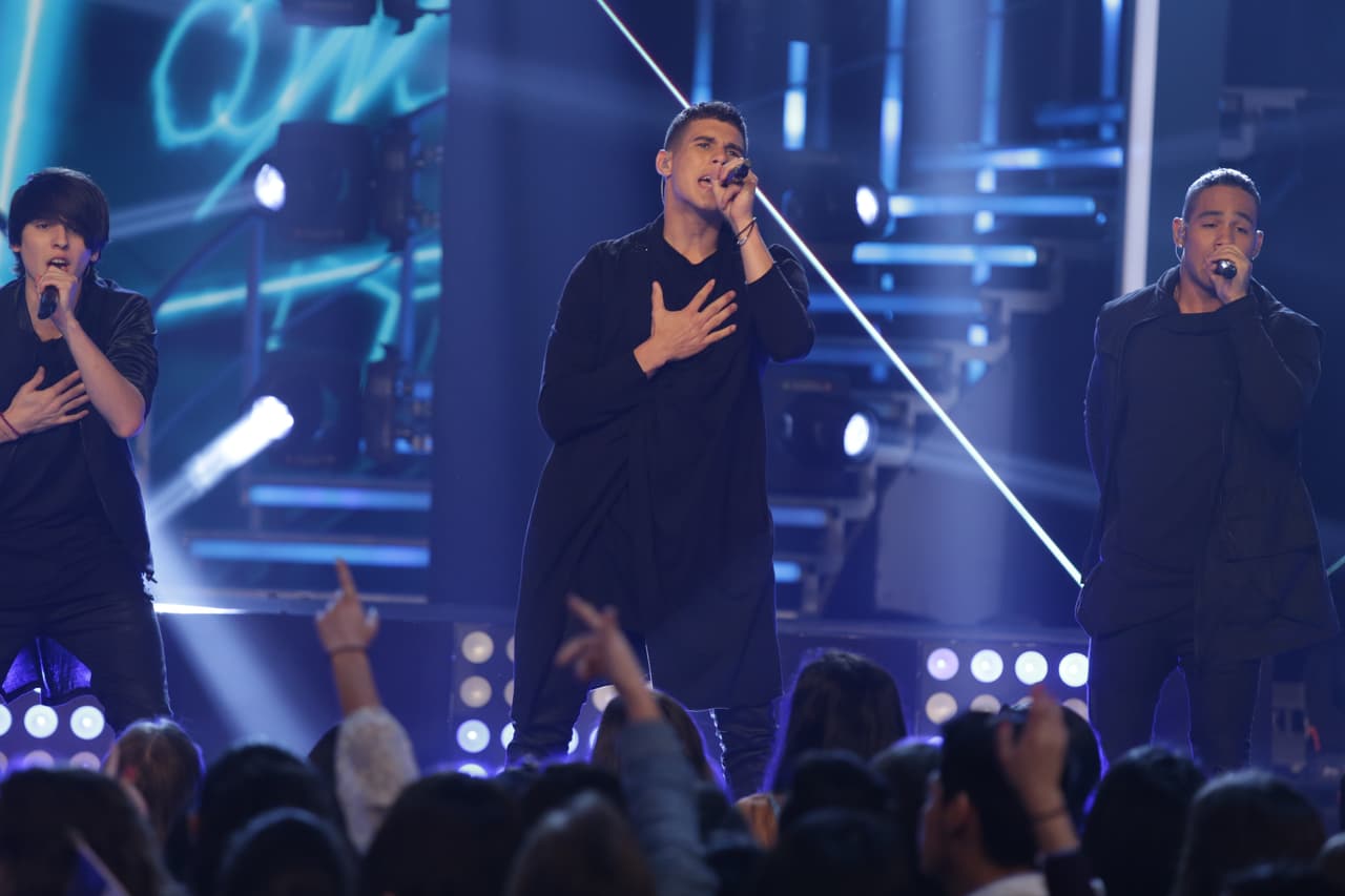 Christopher, Zabdiel, Erick, Richard y Joel regresaron a Univision como estrellas para interpretar su nuevo éxito ‘Tan fácil’, en una noche llena de glamour y belleza para los chicos ganadores de La Banda.