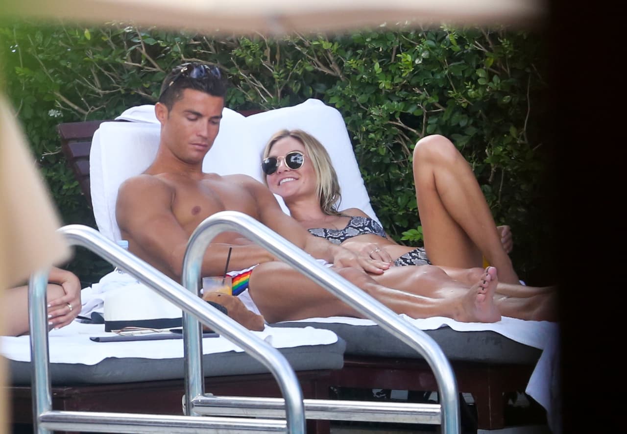 Se dice que Cassandra podría convertirse en la novia oficial del astro del fútbol.