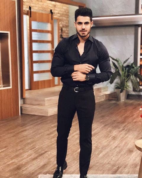 3. Su familia es su soporte para poder conseguir sus sueños: "El tener cerca a mi familia, seres queridos y tener salud hace que pueda lograr las metas que me proponga", reveló Roberto a 
<a href="http://peopleenespanol.com/celebridades/lo-que-no-sabias-de-roberto-hernandez/#infancia">People en Español</a>.
<br>