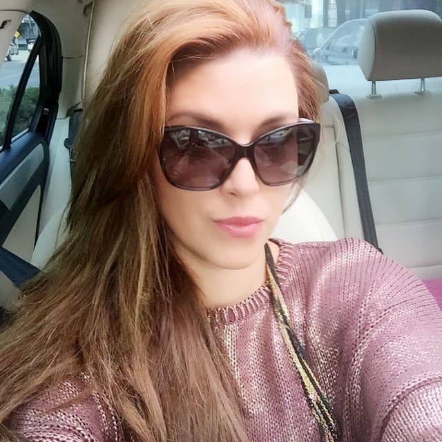 Con mucha o poca ropa ella sabe lucir muy sensual.