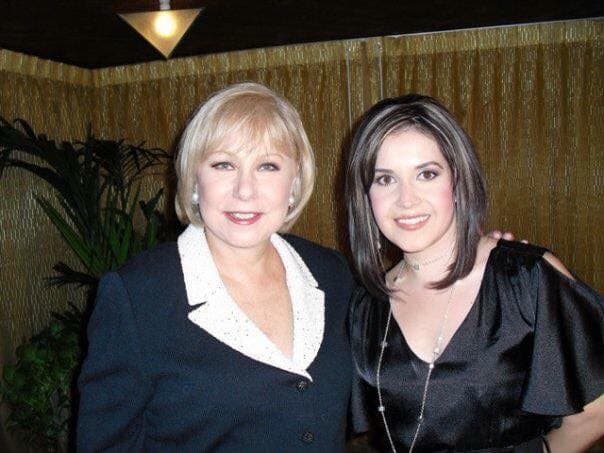 Esta es una foto del recuerdo con 
<a href="http://www.univision.com/temas/cristina-saralegui">Cristina Saraleguie</a>.