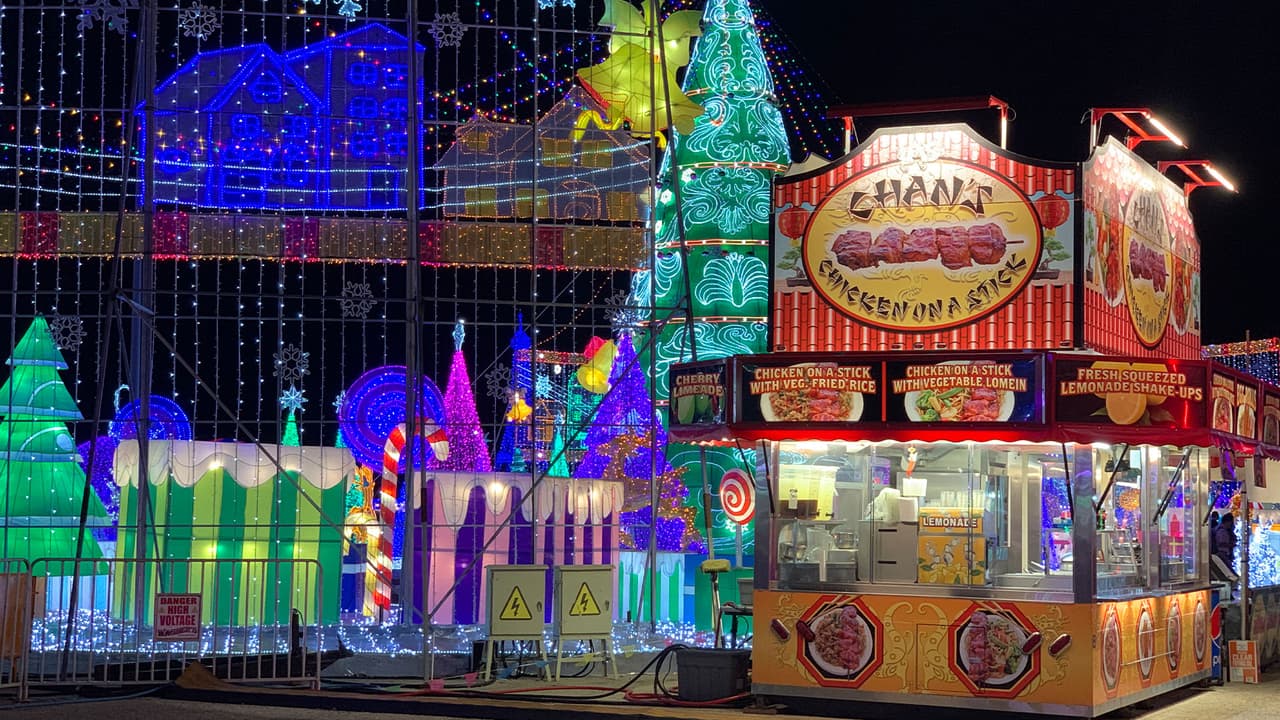 Este festival te presenta un recorrido cultural y representaciones navideñas de todo el mundo.