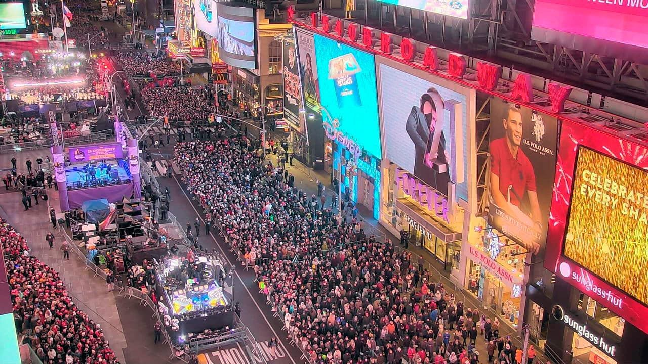 ¿Seguridad o privacidad?: genera polémica el uso de drones para monitorear Times Square la noche de año nuevo