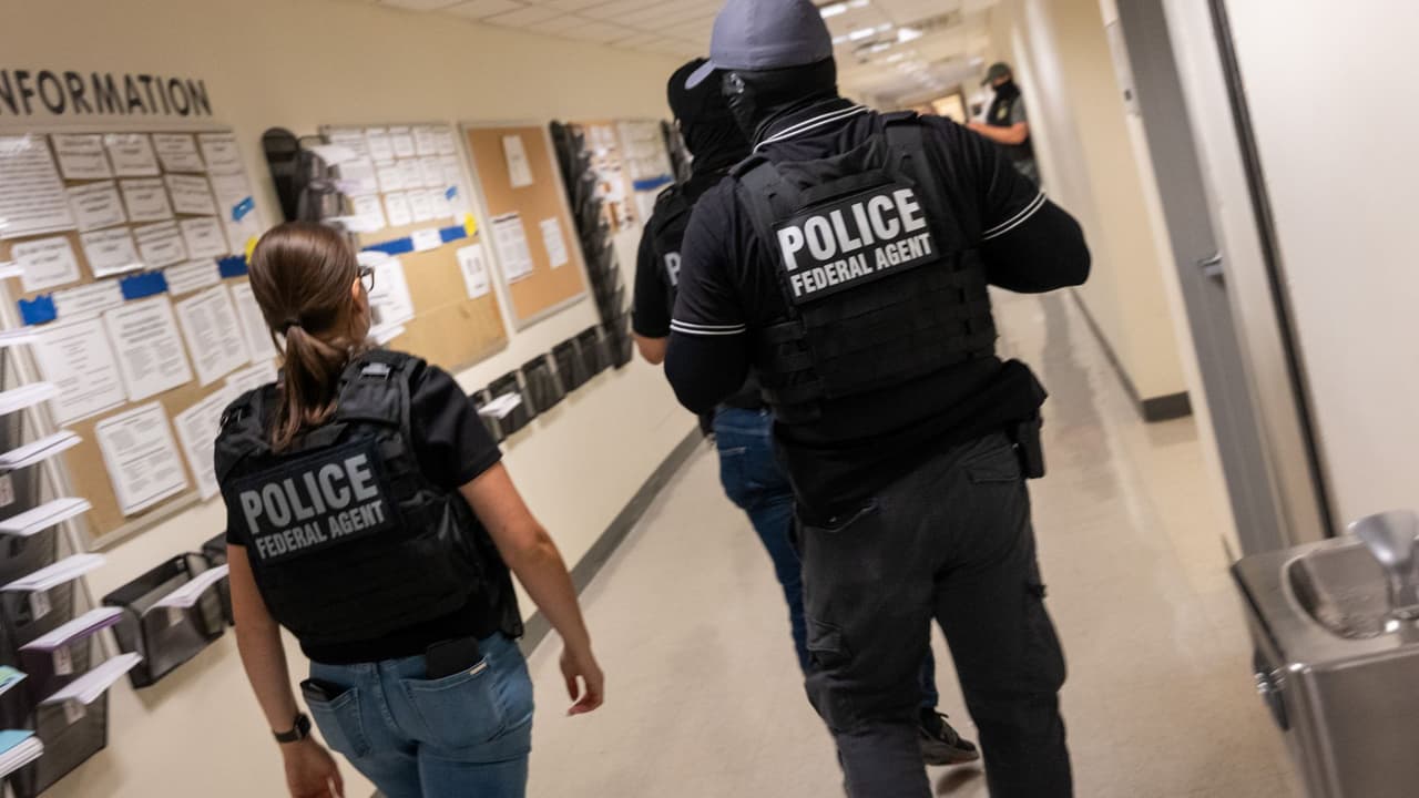 Violencia y miedo a ICE: mujeres inmigrantes en Texas enfrentan abuso y amenaza de deportación