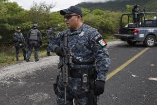 Su búsqueda se amplió a 14 municipios de Guerrero y uno del Estado de México, con ayuda de fuerzas federales.