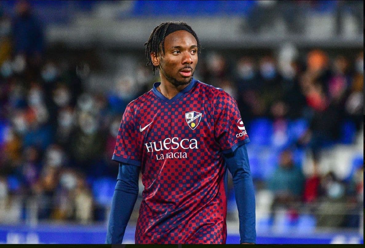Nwakali, jugador del Huesca, revela tratos inhumanos del club para hacerlo renunciar