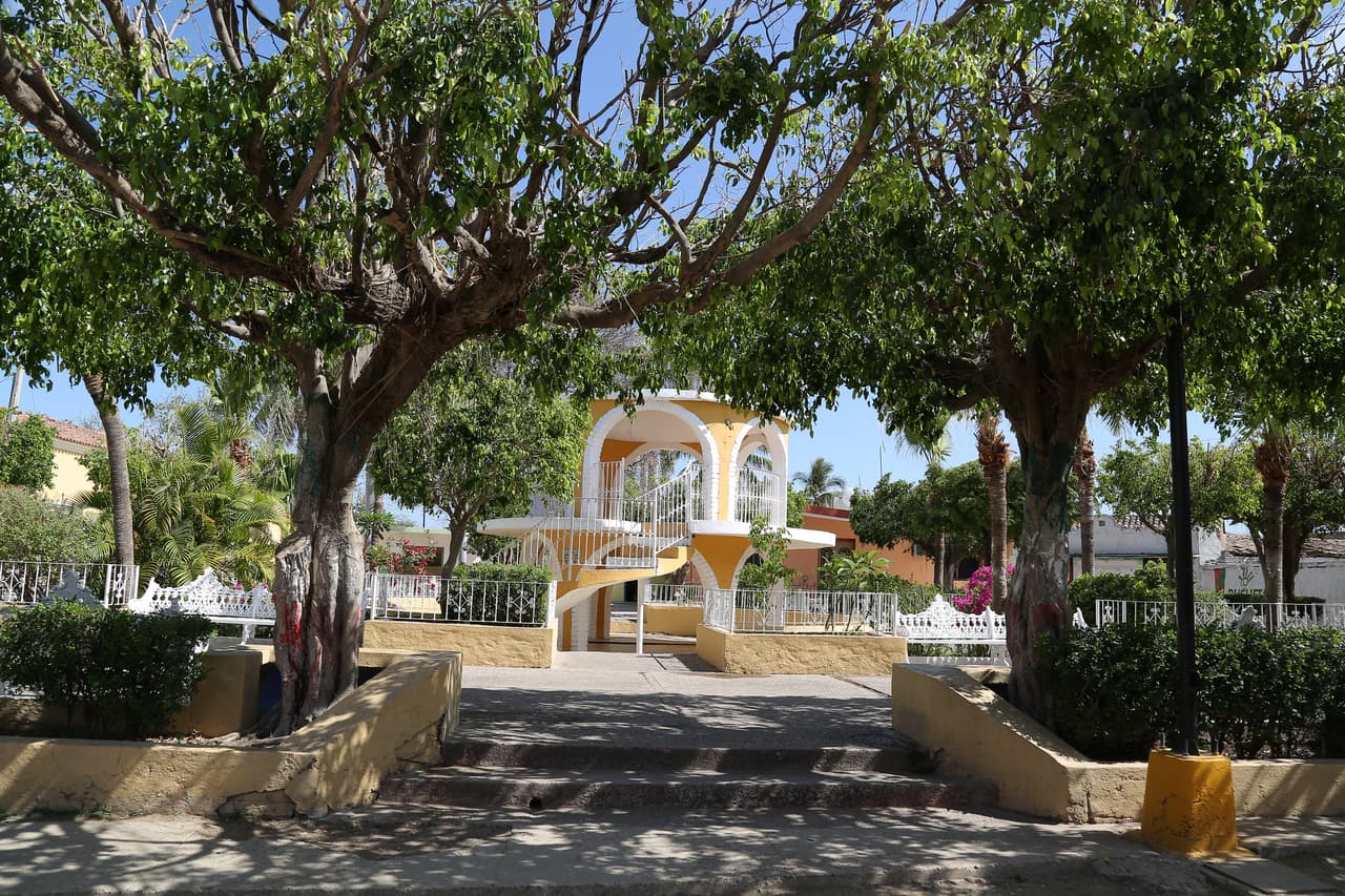 La plaza es otro de los puntos de mayor interés al visitar este lugar.