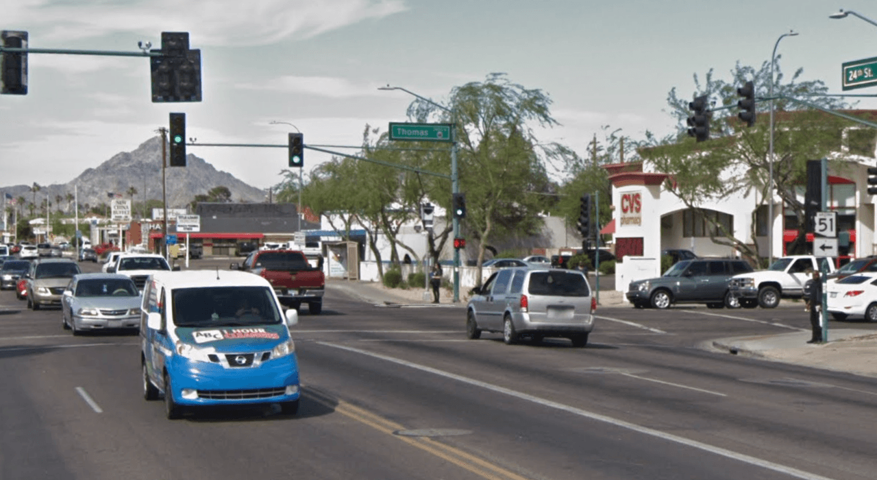 La calle 24 y Thomas Road.