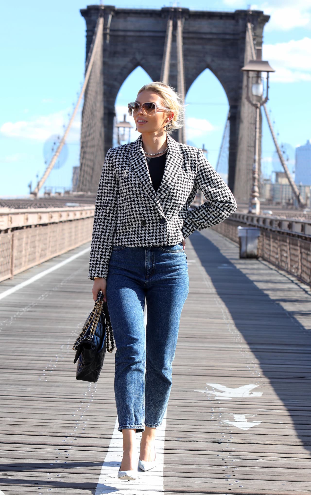 "Dije: 'bueno, en la primera oportunidad que tenga, la verdad sí me encantaría que se diera (el viaje)', porque finalmente la cosas muchas veces no se dan y hay que hacer que sucedan", dijo emocionada.
<br>