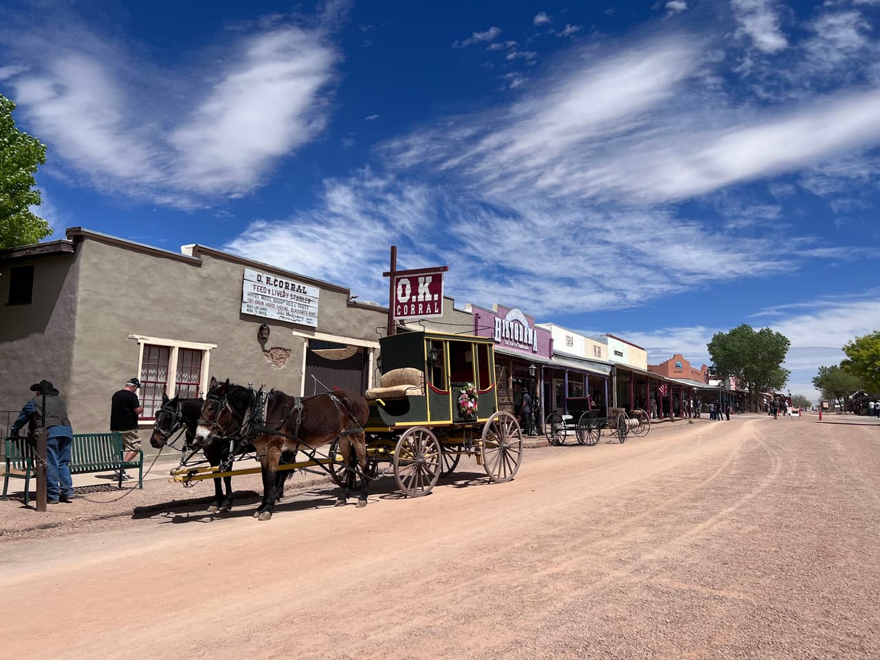 Las carretillas recorren las calles y los visitantes pueden darse un divertido paseo.