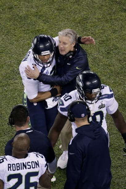 Los Halcones Marinos de Seattle se convirtieron este domingo en los nuevos campeones de la NFL al vencer con autoridad a los Broncos de Denver.