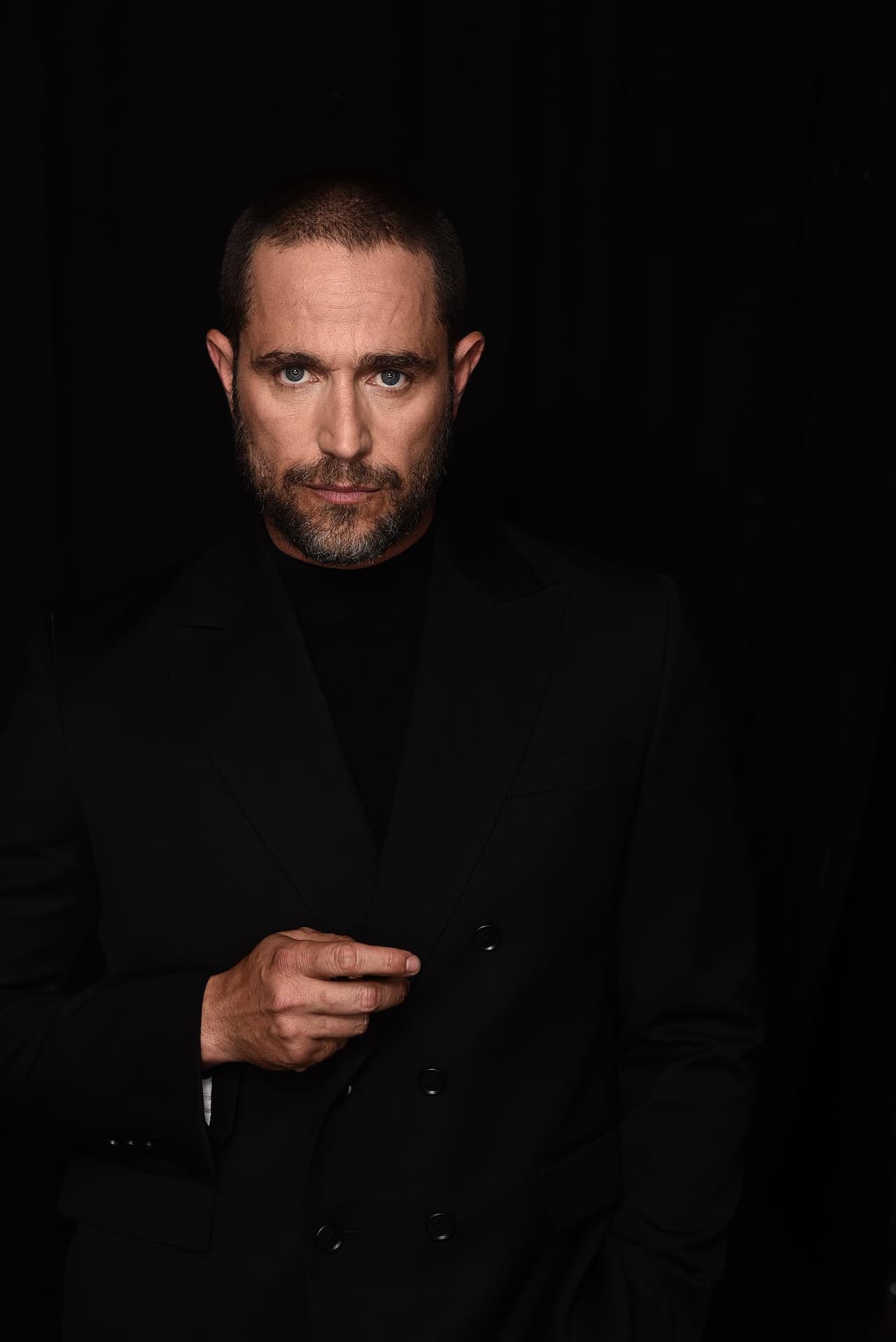 <b>Michel Brown</b>, protagonista de El Hijo Rojo, la nueva película romántica de ViX, estará en la celebración.