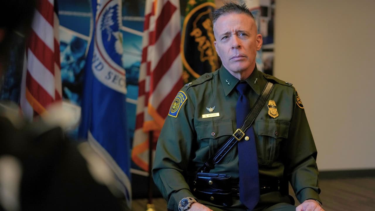 DHS niega que Bovino y la Patrulla Fronteriza se vayan a ir de Chicago, pero fuentes internas anticipan su salida