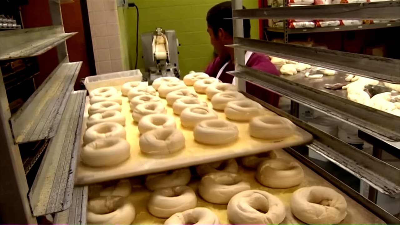 Nueva York a un paso de prohibir aditivo clave en pizzas y bagels