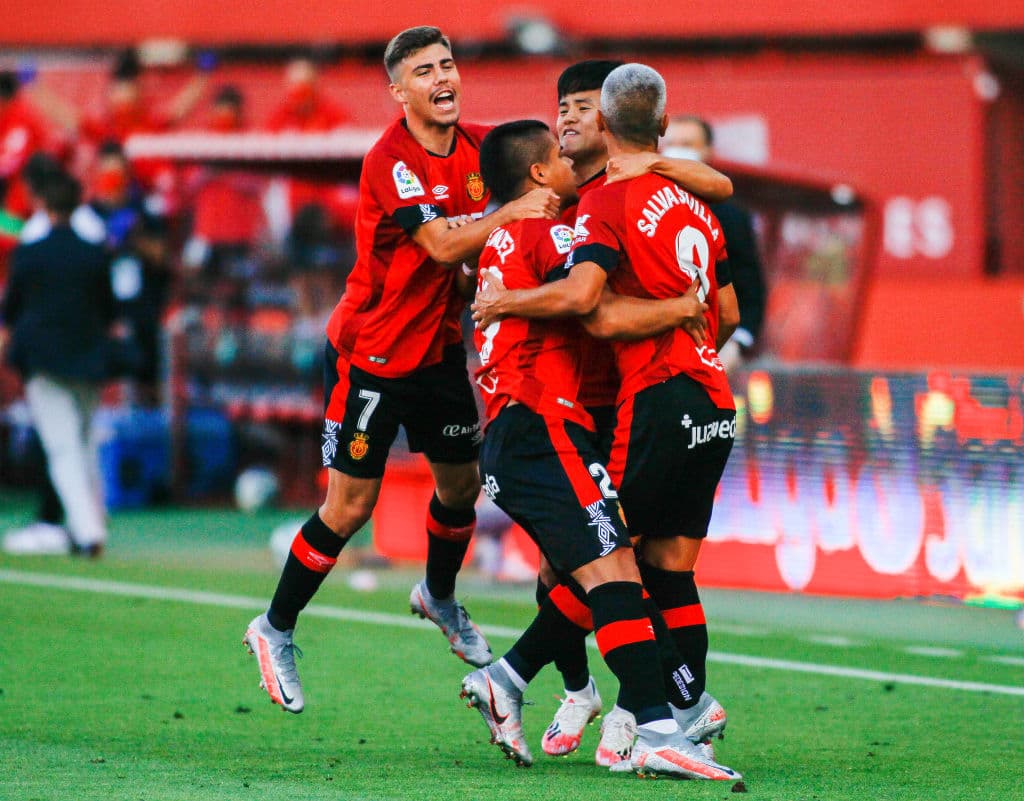 Salva Sevilla abrió el marcador para los locales a los nueve minutos de arrancado el cotejo.