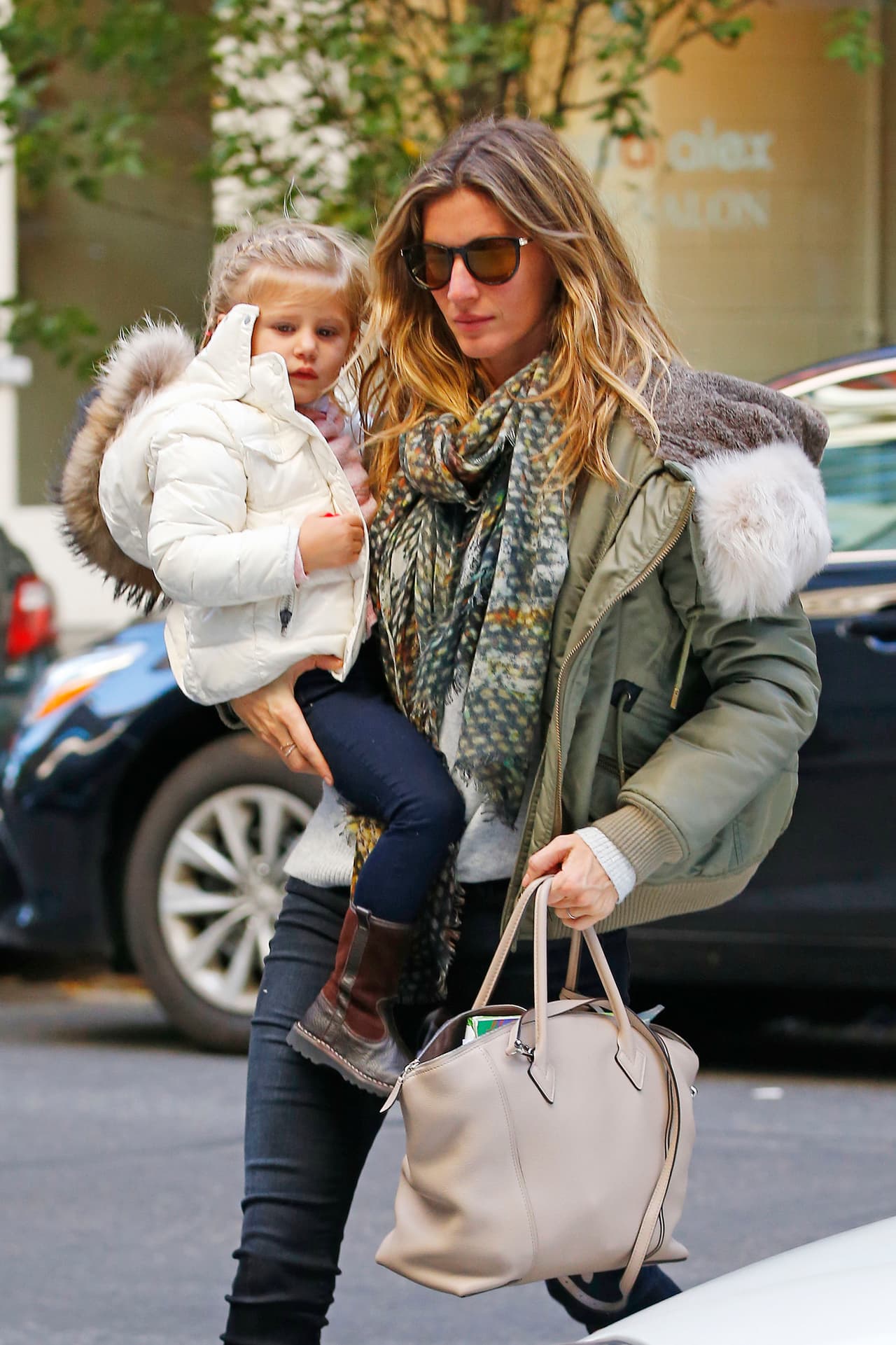 Vivian tiene el gran estilo de su mamá.