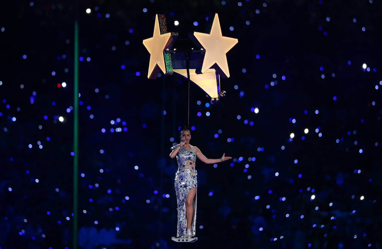 Una estrella con estrellas fue Katy, y su vestido sólo realzó su belleza.