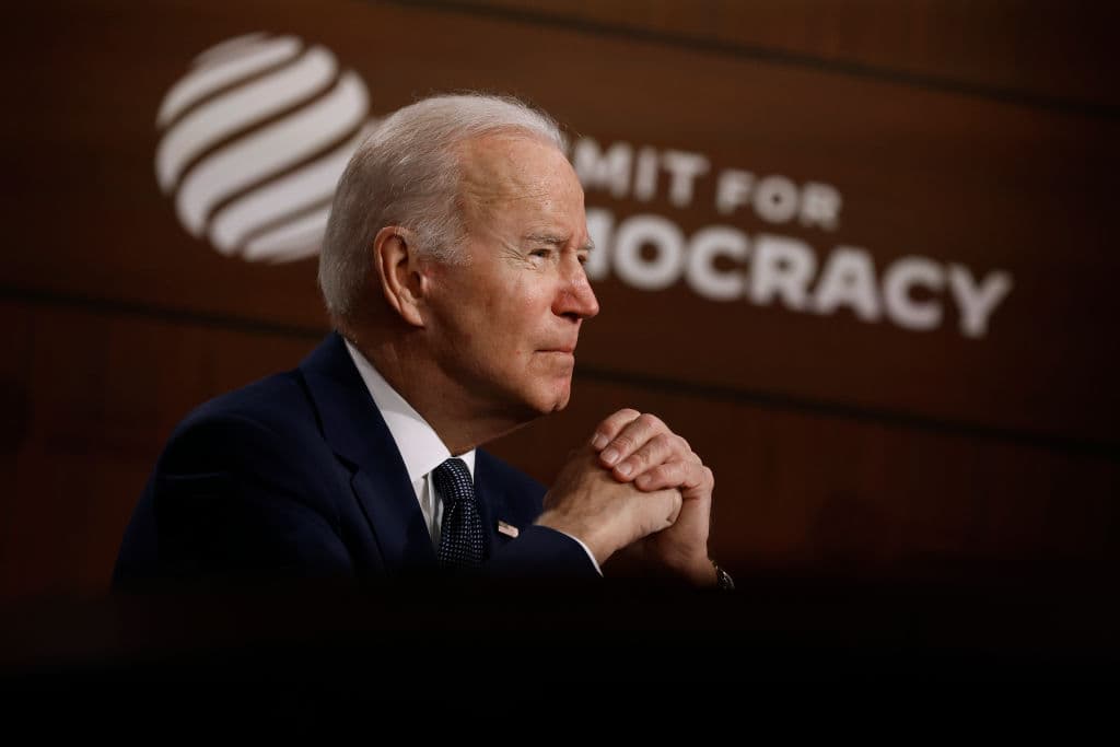 Con inéditos problemas de gobernabilidad, Biden preside Cumbre por la Democracia