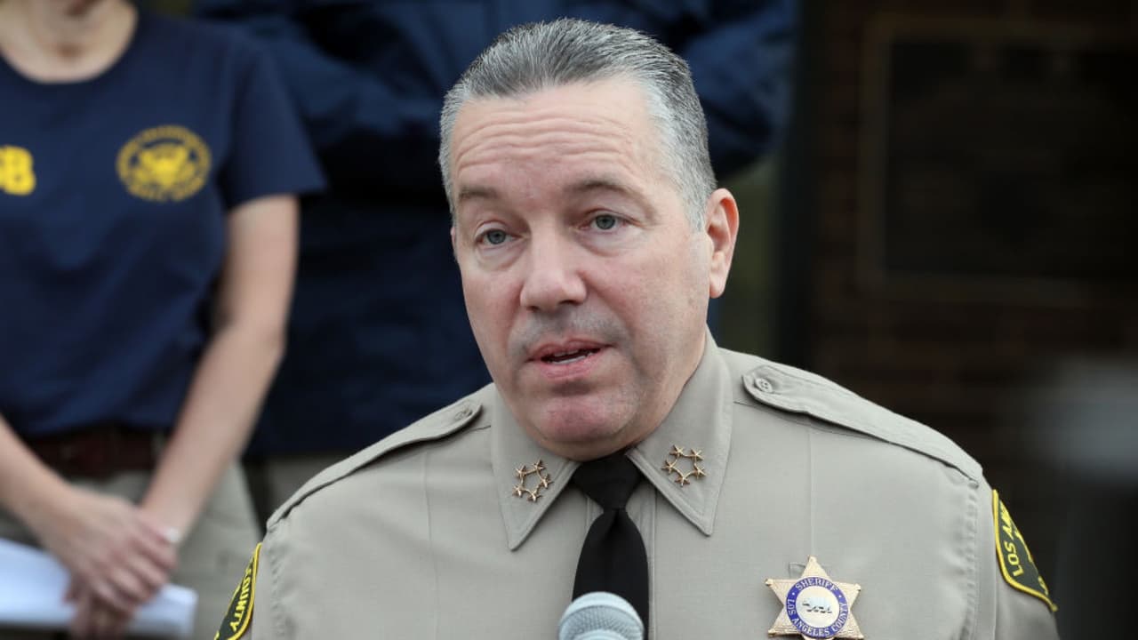 Coronavirus: cierres, despidos y recortes de gastos en el Departamento del Alguacil de los Ángeles