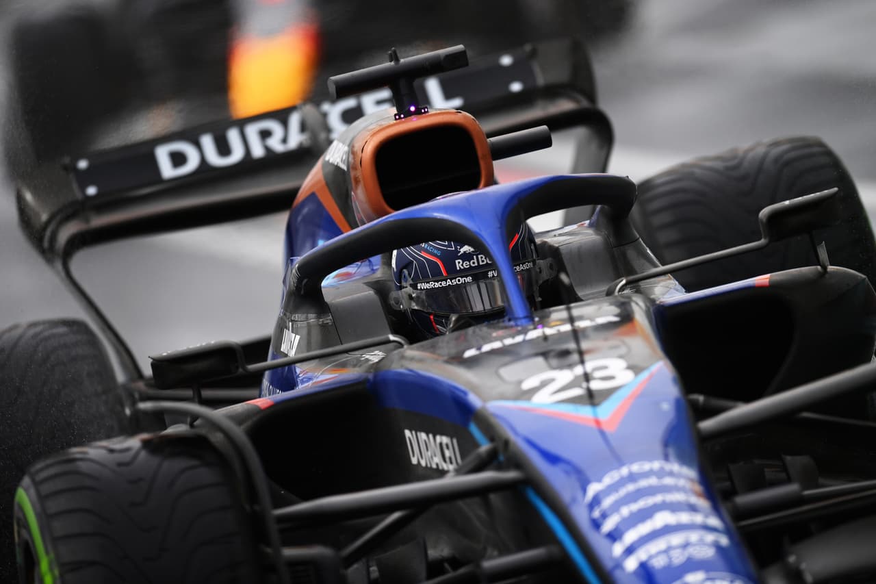 Max Verstappen saldrá en la primera posición para el Gran Premio de Canadá; 'Checo' Pérez en el lugar 13.