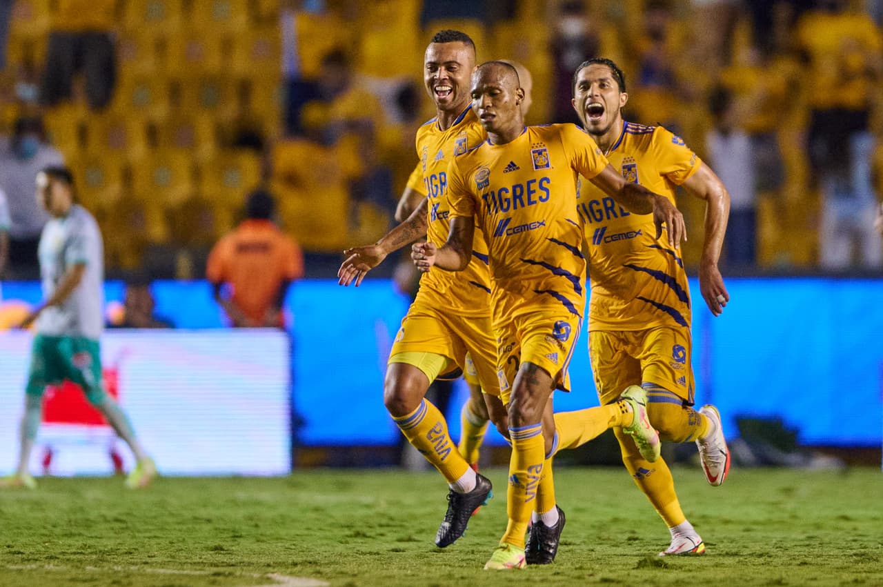 El colombiano puso el 2-2 definitivo en el tiempo agregado.