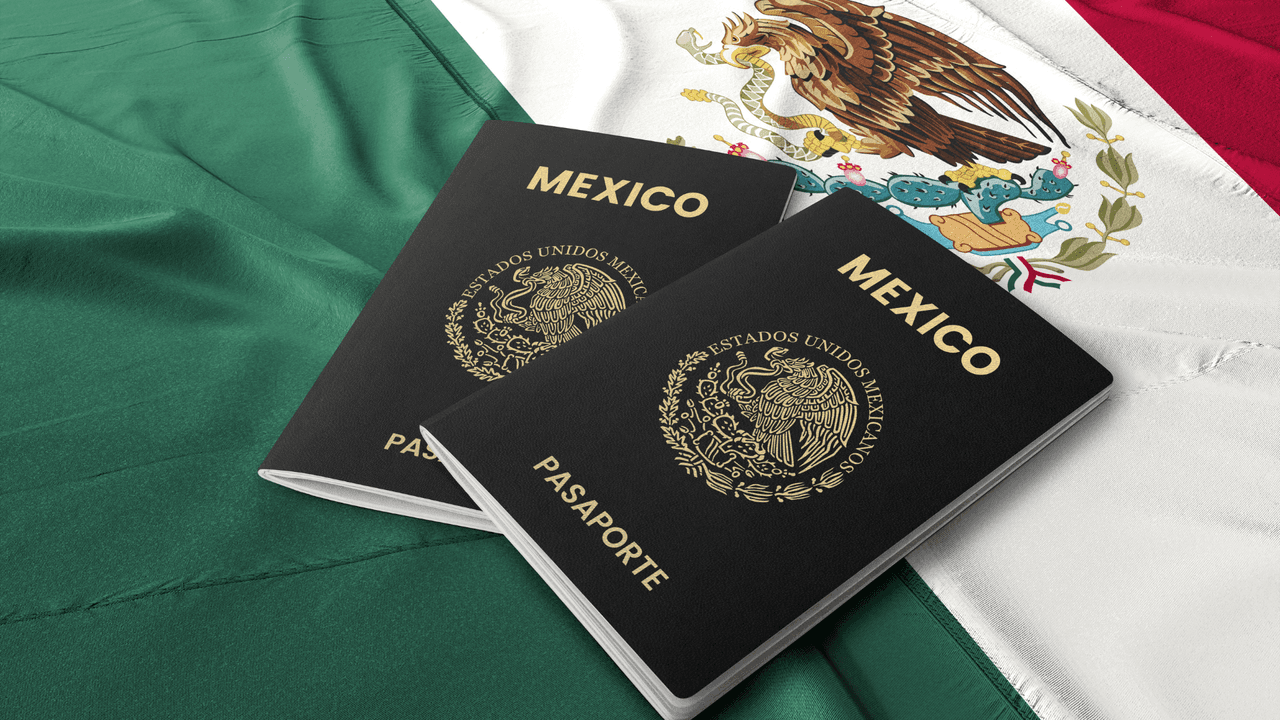 <h2 class="cms-H2-H2">El pasaporte no tiene que ser de EEUU</h2>
<br>
<br>“Un pasaporte, no importa cuál país lo otorgó, se puede presentar siempre y cuando 
<b>no esté vencido</b>”, dijo Patricia Mancha, portavoz de TSA.