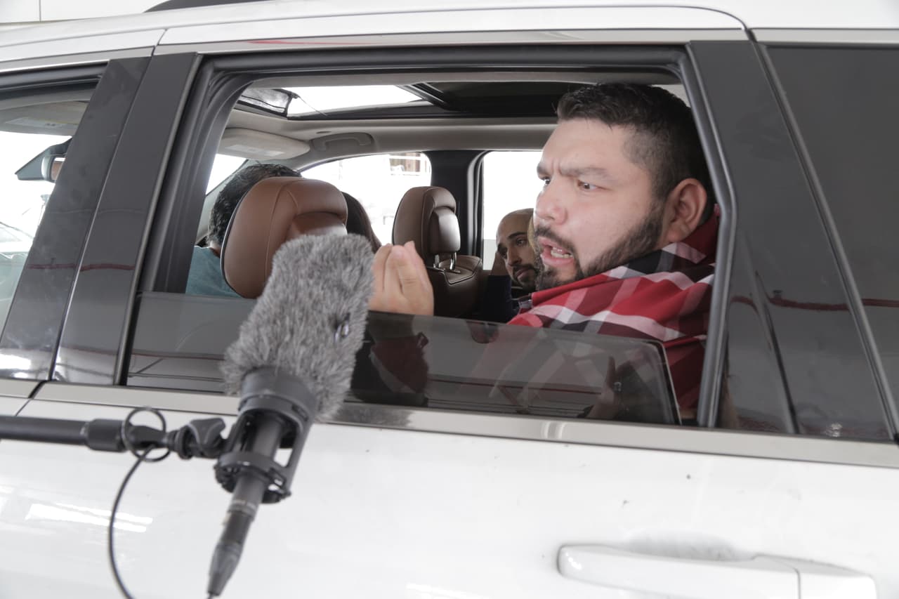 Al Tambochi le dió miedo el micrófono.