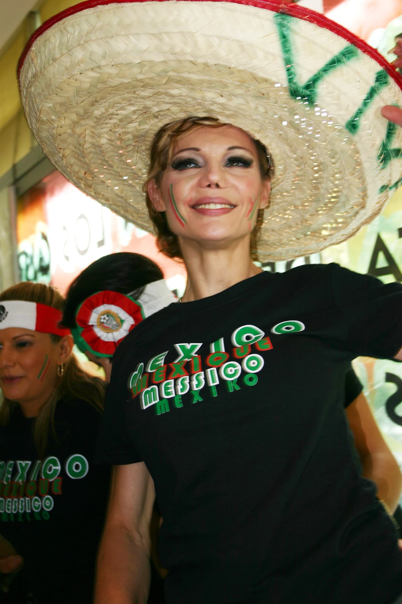 “Yo llegué a ‘Botched’ tras tocar la puerta como por cinco años. Lo que pasa es que antes no recibían gente que no fuera de nacionalidad estadounidense. Luego ya, hace como tres años, hubo esa apertura y volví a tocar la puerta”, continuó la artista.